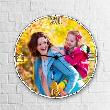 Personalized Round Shaped Clock by GiftsOnn